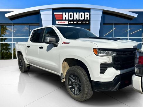 Used 2023 Chevrolet Silverado 1500 LT Trail Boss w/ LT Trail Boss Premium Package AWD/4WD image 2