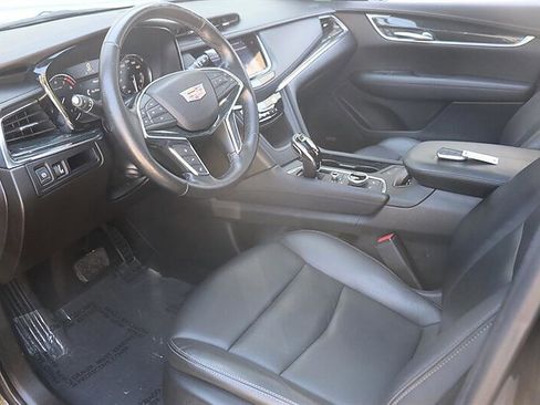 Used 2021 Cadillac XT5 Premium Luxury FWD image 9
