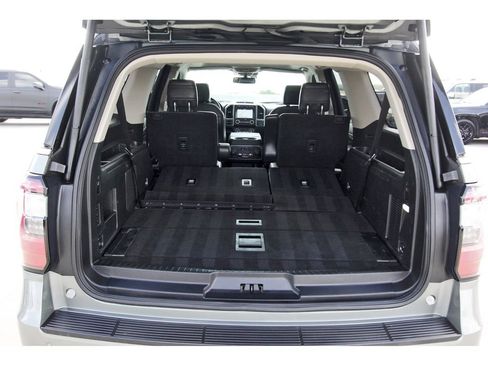 Used 2019 Ford Expedition Max Platinum RWD image 29
