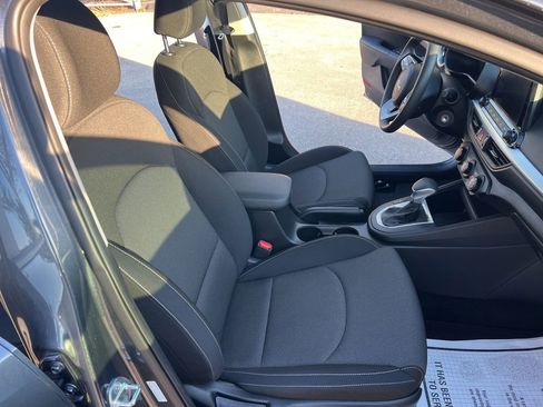 Used 2023 Kia Forte LX image 36