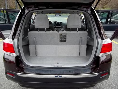 Used 2012 Toyota Highlander SE image 30