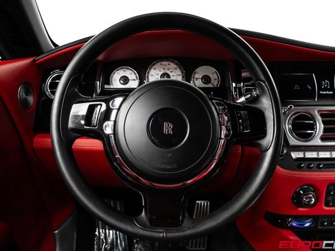 Used 2019 Rolls-Royce Wraith RWD image 27