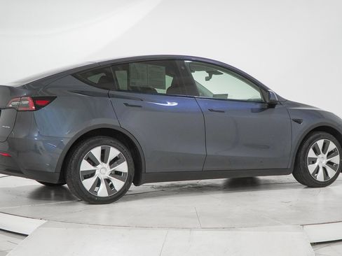Used 2023 Tesla Model Y Long Range image 14