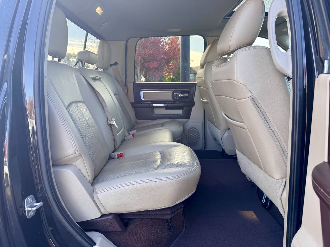 Used 2018 RAM 2500 Laramie w/ Cold Weather Group AWD/4WD image 8