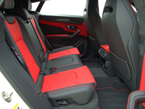 Used 2022 Lamborghini Urus AWD/4WD image 33