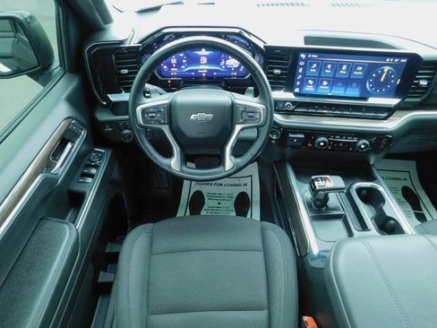 Used 2024 Chevrolet Silverado 1500 RST w/ Z71 Off-Road Package image 12