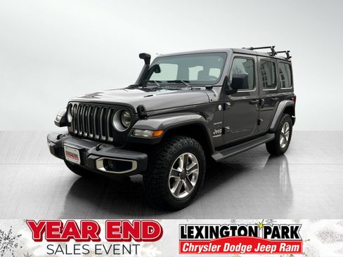 Used 2020 Jeep Wrangler Unlimited Sahara image 2