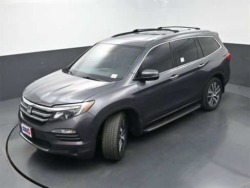 Used 2018 Honda Pilot Touring image 36