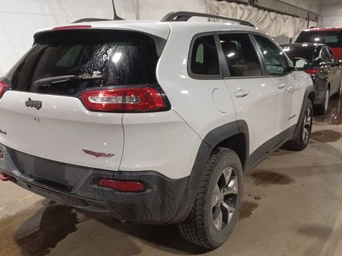 Used 2016 Jeep Cherokee Trailhawk image 2