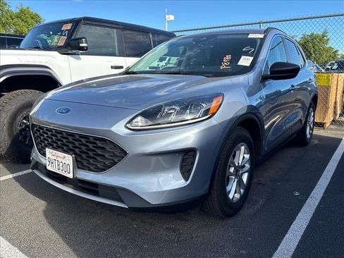 Used 2022 Ford Escape SE w/ Convenience Package FWD image 1
