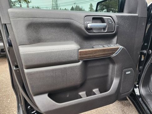 Used 2021 Chevrolet Silverado 1500 LT Trail Boss w/ Convenience Package II image 19