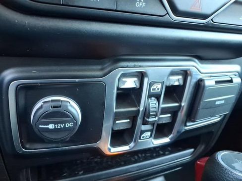 Used 2022 Jeep Wrangler Unlimited Sport image 20