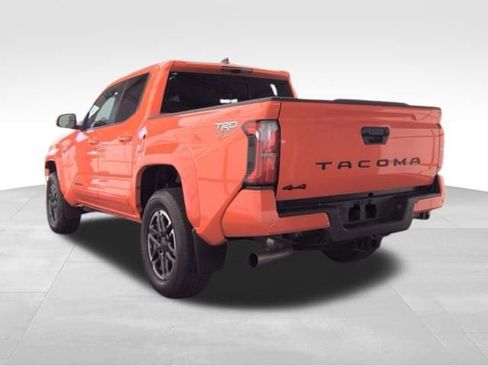 Used 2024 Toyota Tacoma TRD Sport w/ TRD Sport Upgrade Package AWD/4WD image 4