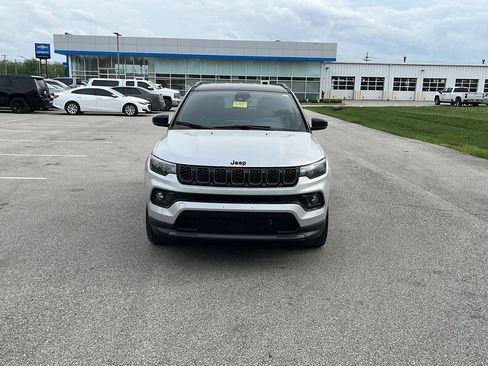 Used 2026 Jeep Compass Limited AWD/4WD image 9