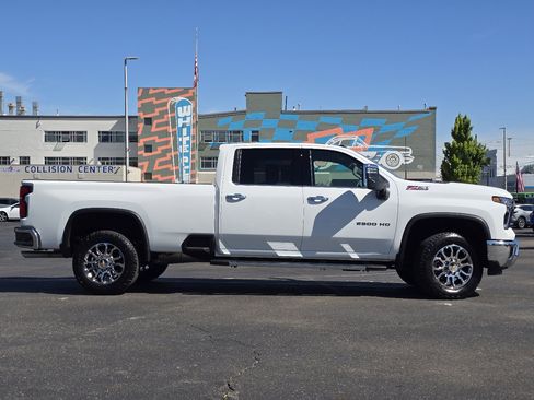 Used 2026 Chevrolet Silverado 2500 LTZ w/ LTZ Plus Package AWD/4WD image 30