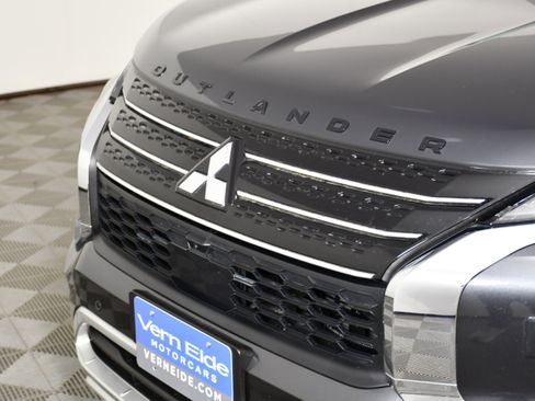 Used 2025 Mitsubishi Outlander SE AWD/4WD image 11