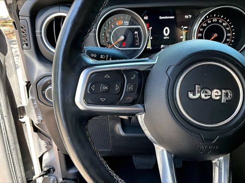Used 2021 Jeep Wrangler Unlimited Sahara AWD/4WD image 10