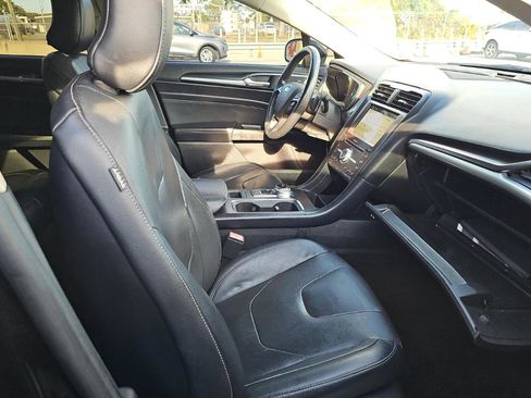 Used 2019 Ford Fusion Titanium AWD/4WD image 9