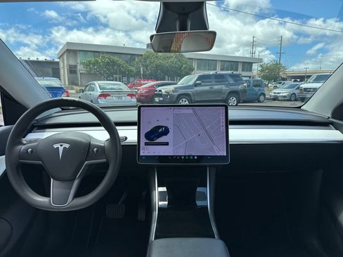 Used 2021 Tesla Model Y Long Range AWD/4WD image 13