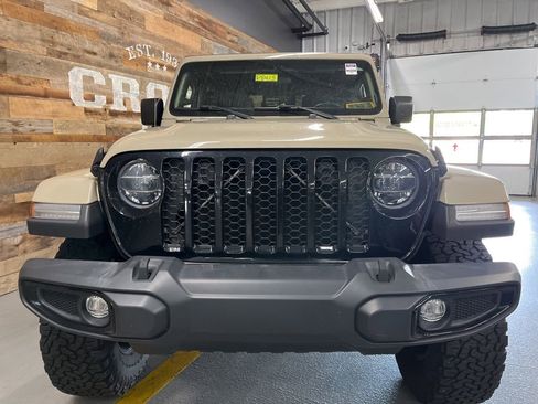 Used 2022 Jeep Gladiator Sport AWD/4WD image 14
