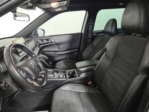 Used 2022 Mitsubishi Outlander SE image 12