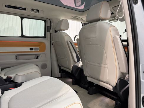 Used 2025 Volkswagen ID. Buzz 1st Edition image 18