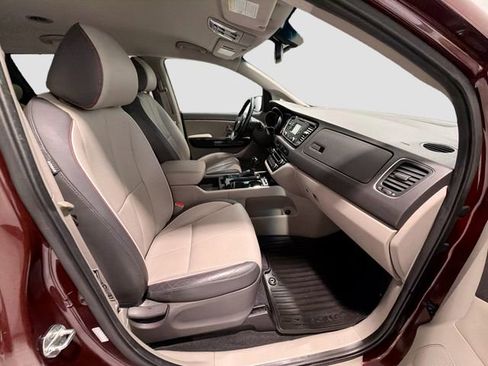 Used 2015 Kia Sedona EX image 25
