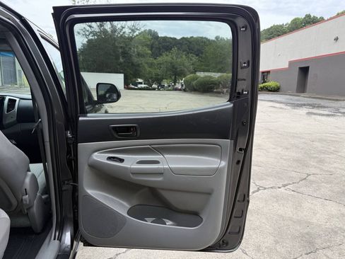 Used 2015 Toyota Tacoma PreRunner w/ SR5 Package RWD image 30