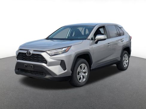 Used 2023 Toyota RAV4 LE image 7