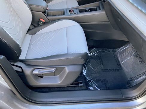 New 2026 Volkswagen Tiguan SE FWD image 35