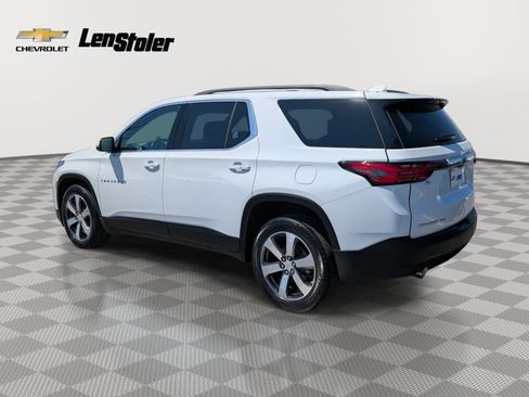 Used 2023 Chevrolet Traverse LT w/ LT Premium Package image 3
