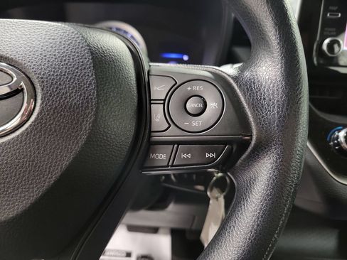 Used 2021 Toyota Corolla LE FWD image 23