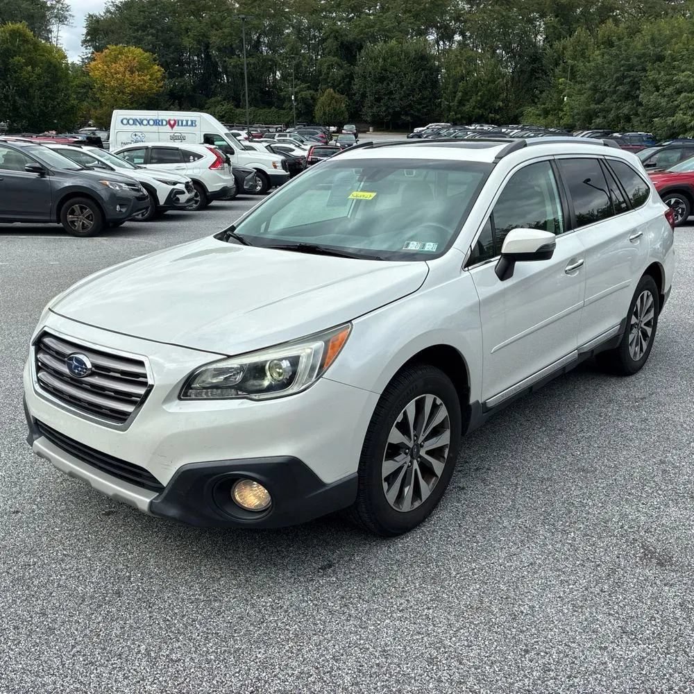 Used 2017 Subaru Outback 2.5i Touring AWD/4WD image 1