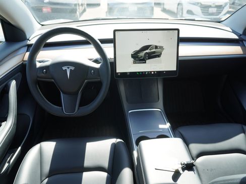 Used 2023 Tesla Model 3 Standard Range RWD image 2