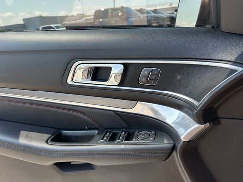 Used 2019 Ford Explorer Sport w/ Equipment Group 401A AWD/4WD image 16