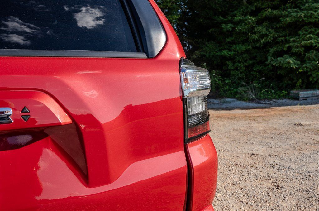 Used 2021 Toyota 4Runner SR5 AWD/4WD image 11