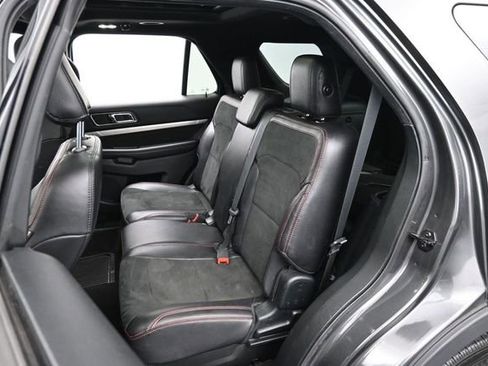 Used 2019 Ford Explorer XLT w/ Equipment Group 202A FWD image 26