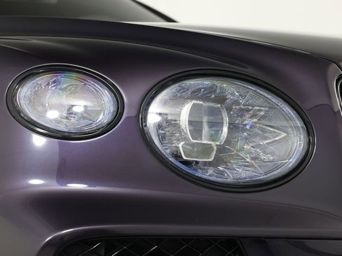 Used 2022 Bentley Bentayga AWD/4WD image 13