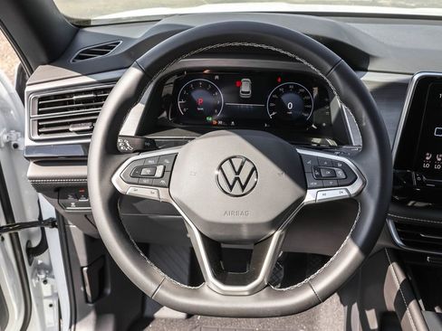 New 2026 Volkswagen Atlas Cross Sport SE image 24