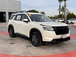 Certified 2022 Nissan Pathfinder SV w/ SV Black Package video 2