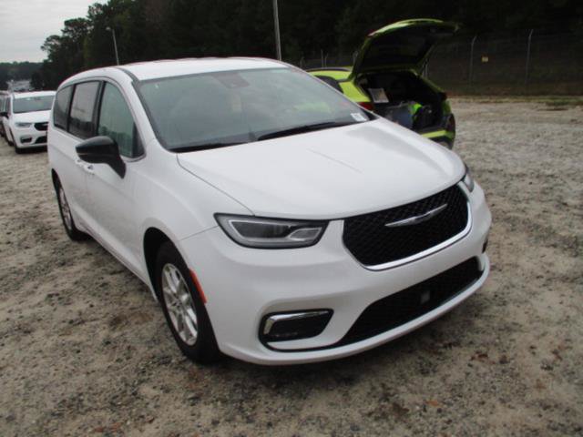 Certified 2025 Chrysler Pacifica Select FWD image 1