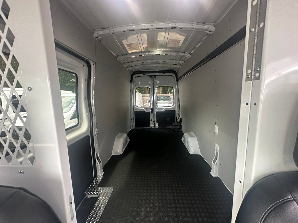 Used 2024 Ford Transit 350 148 High Roof Extended RWD image 18