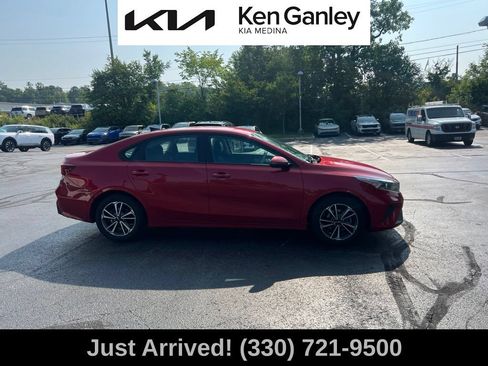 Used 2023 Kia Forte LXS w/ LXS Technology Package FWD image 4