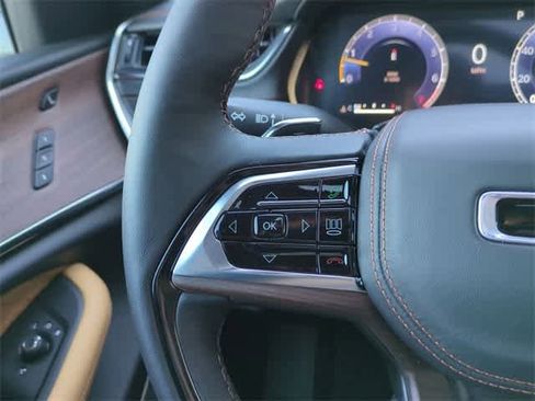 New 2025 Jeep Grand Cherokee Summit image 25