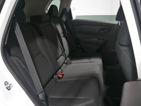 Used 2025 Nissan Rogue S image 16