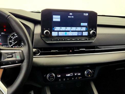 Used 2023 Mitsubishi Outlander SE FWD image 15