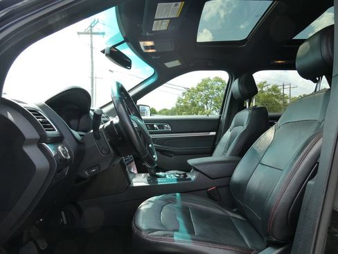 Used 2017 Ford Explorer Sport w/ Equipment Group 401A AWD/4WD image 24