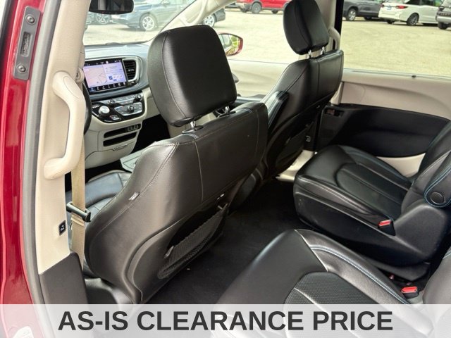 Used 2021 Chrysler Pacifica Touring-L FWD image 42