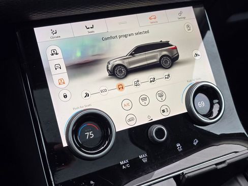 Used 2018 Land Rover Range Rover Velar S image 30