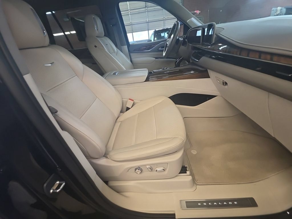 Used 2023 Cadillac Escalade Sport Platinum AWD/4WD image 22